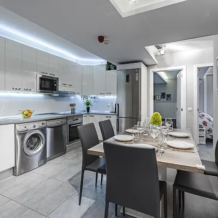 22 Avenida De Pueblos Appartement