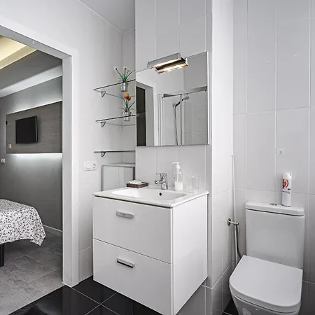 22 Avenida De Pueblos *